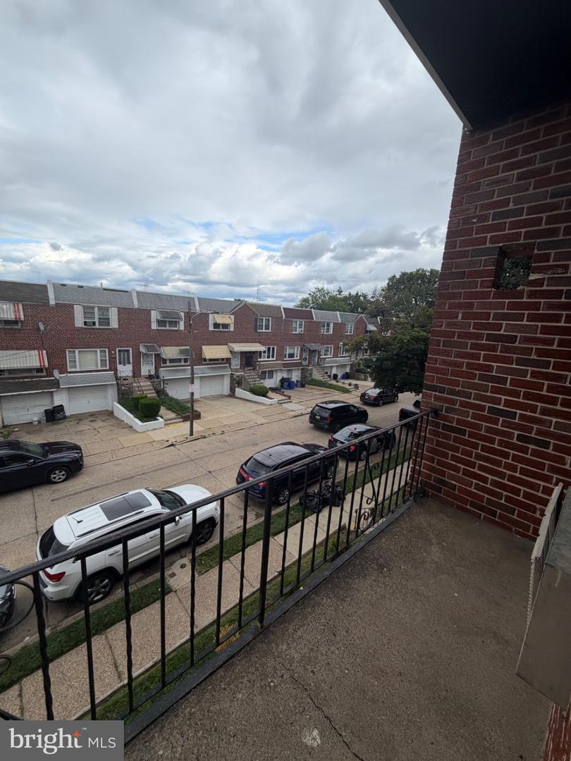 6020 N Warnock St #c Property Photo 7