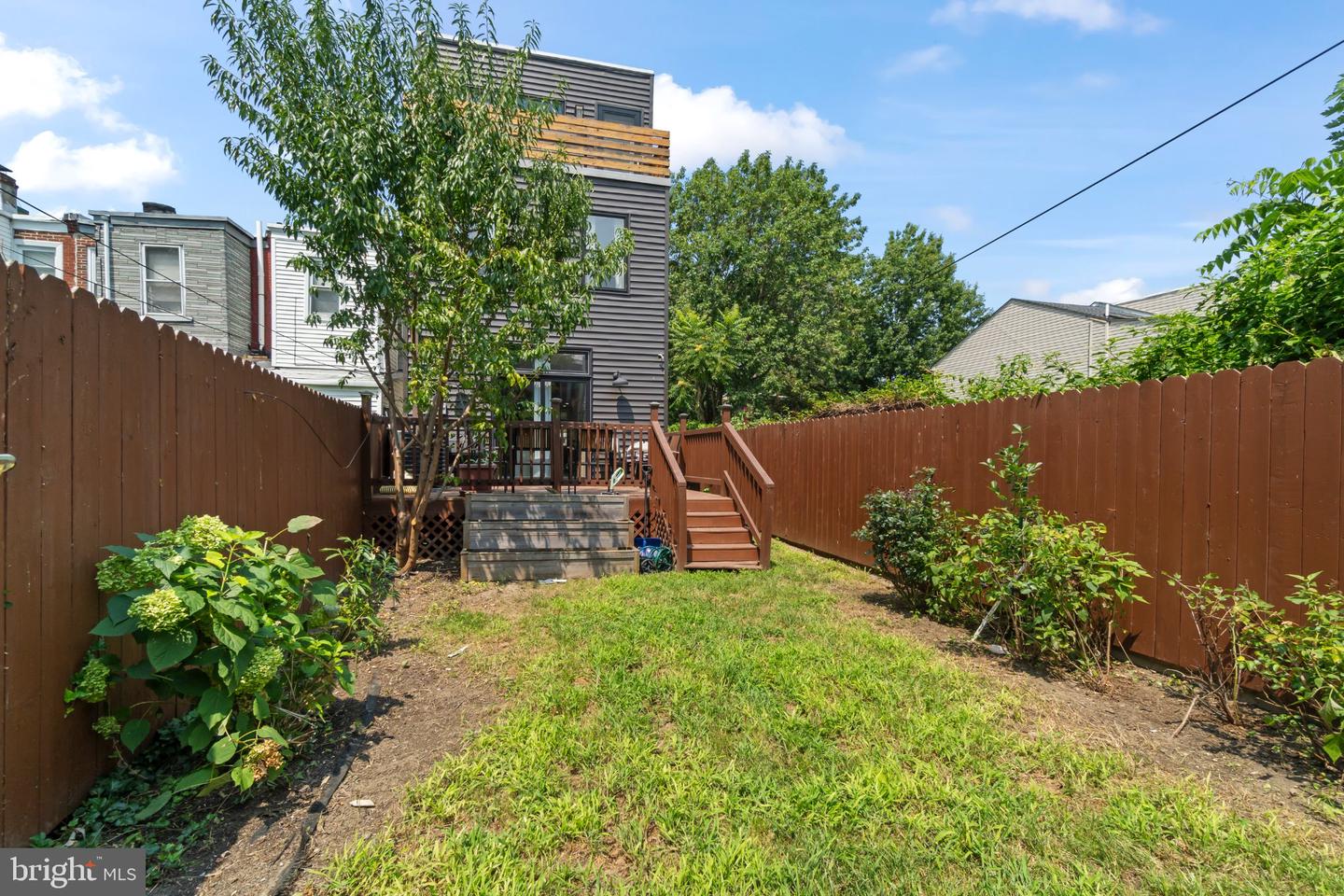 426 W Winona St Property Photo 19