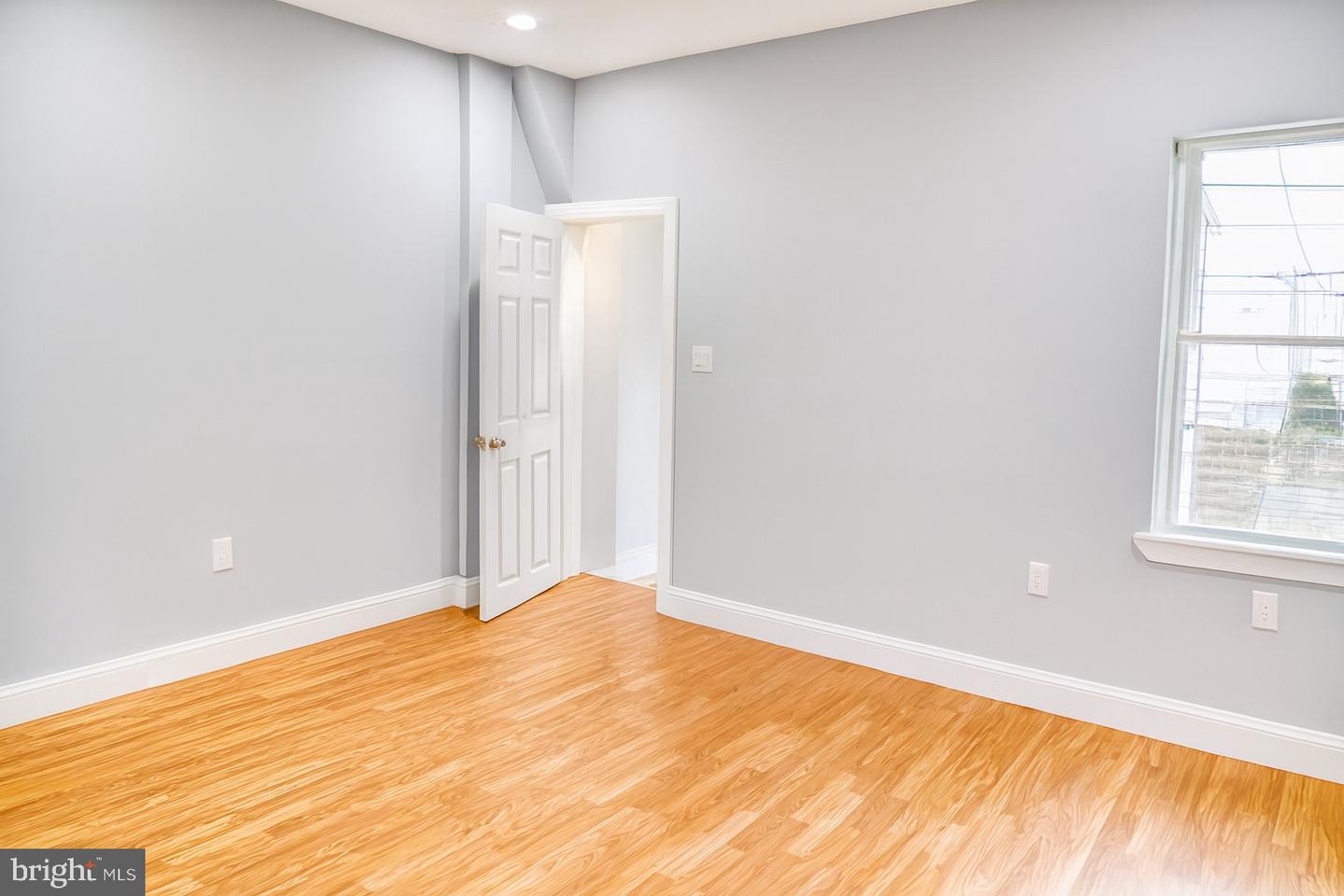 6774 Marsden St Property Photo 6