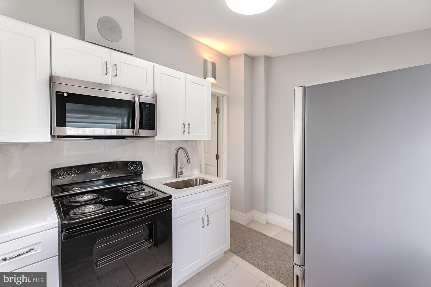 6774 Marsden St Property Photo 9