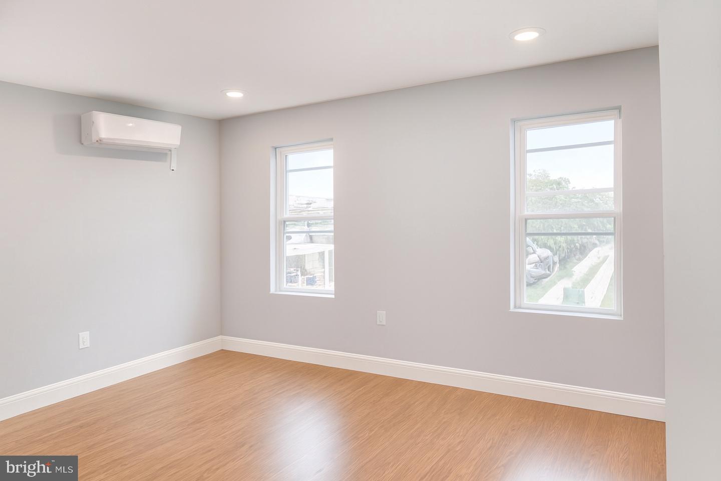 6774 Marsden St Property Photo 15
