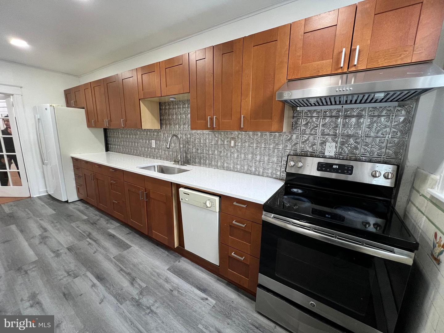 4243 Cottman Ave Property Photo 8