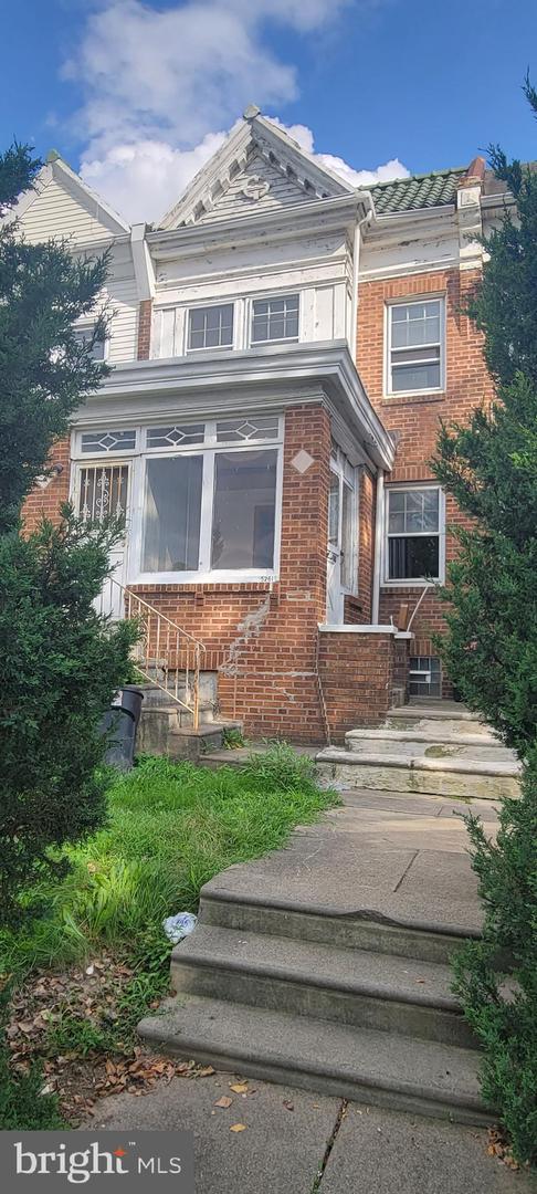5261 E Roosevelt Blvd Property Photo 1