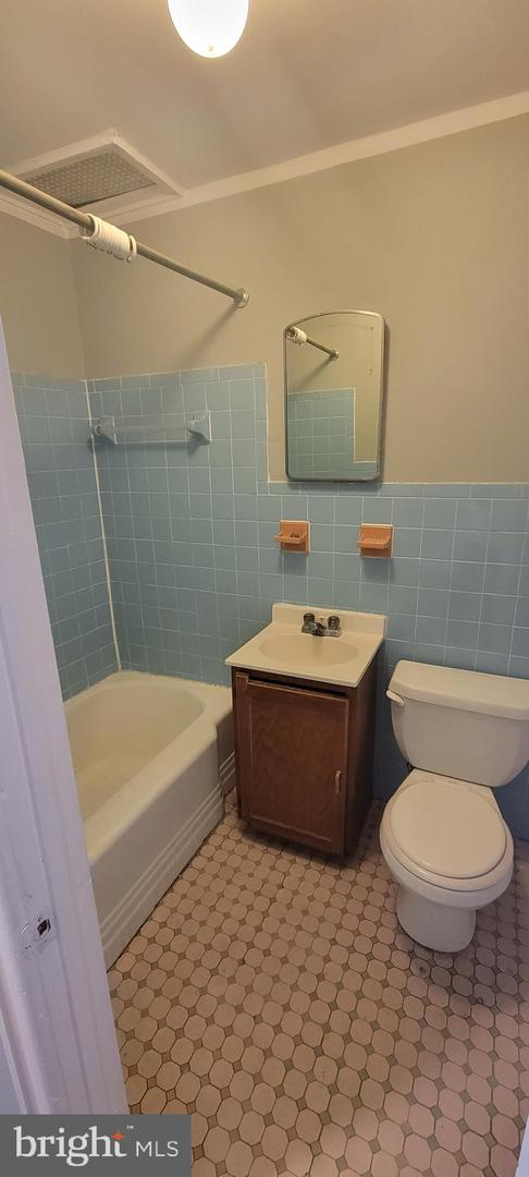 5261 E Roosevelt Blvd Property Photo 8