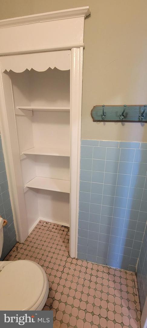 5261 E Roosevelt Blvd Property Photo 9