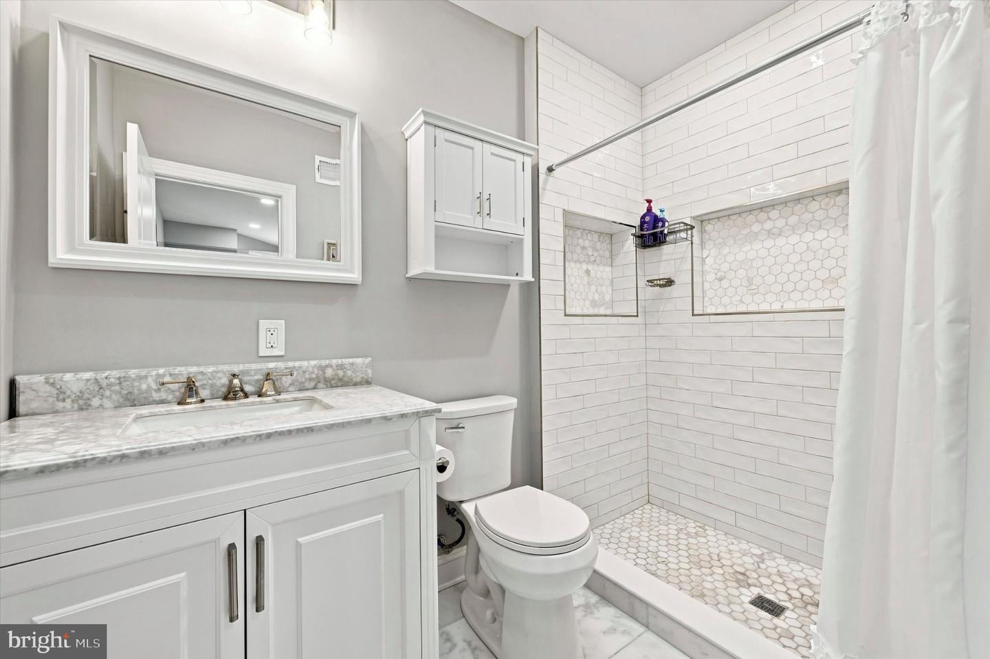 40 E Slocum St Property Photo 14