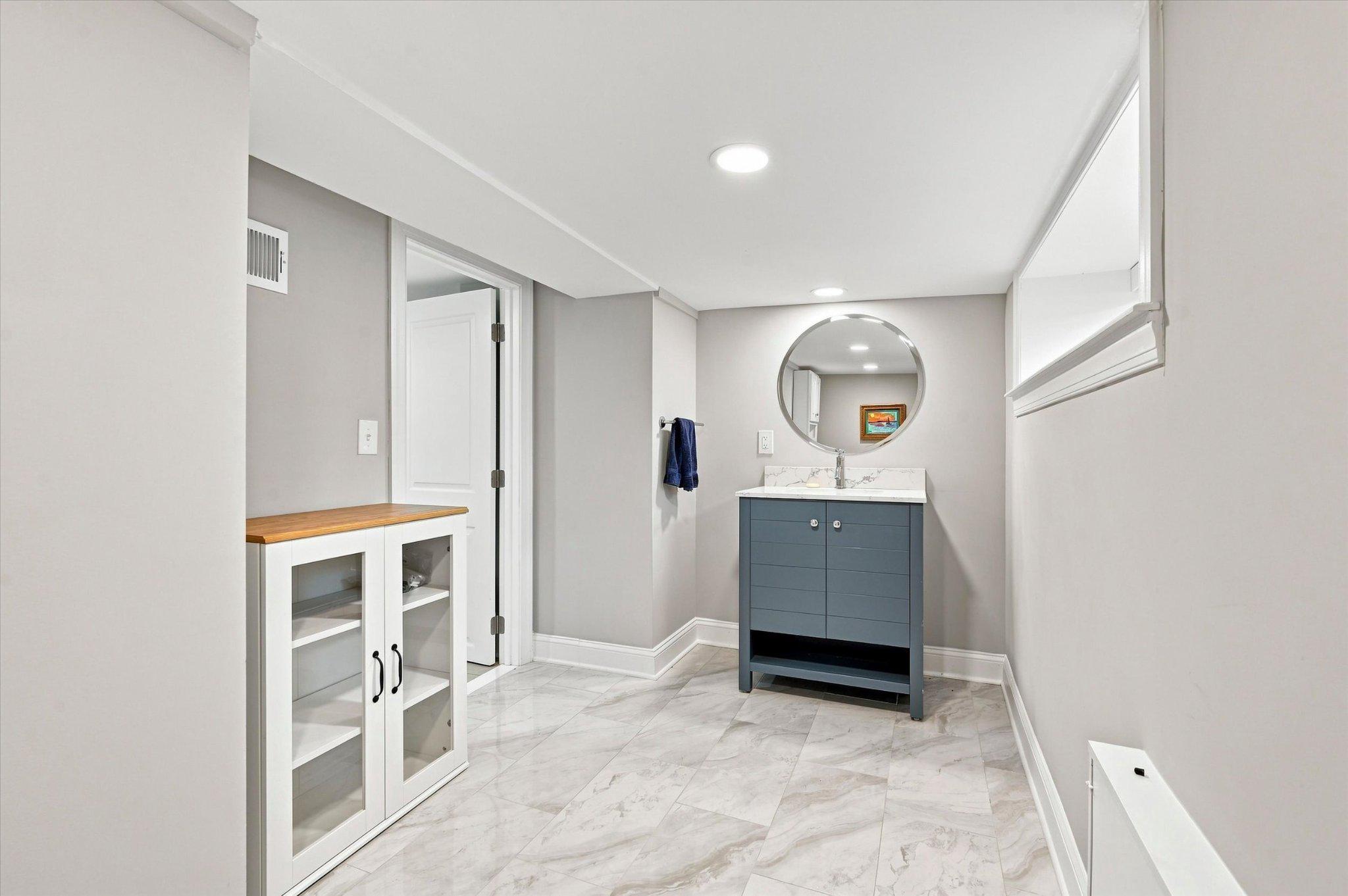40 E Slocum St Property Photo 17