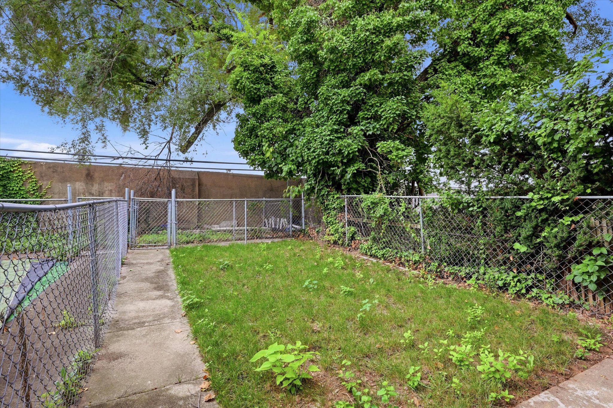 40 E Slocum St Property Photo 19