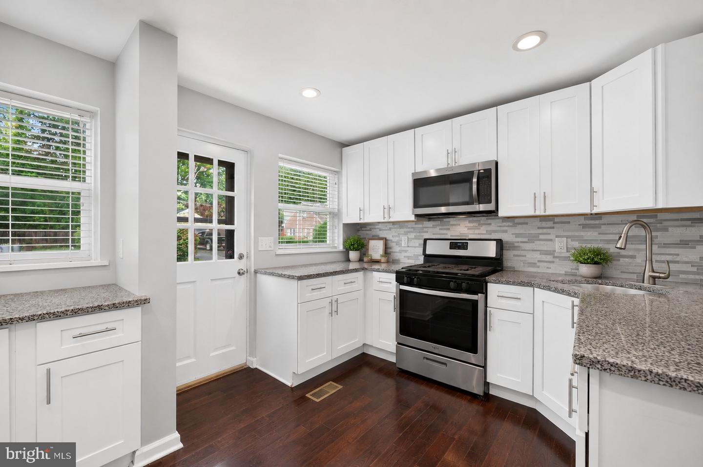 3 Lothian Pl Property Photo 5