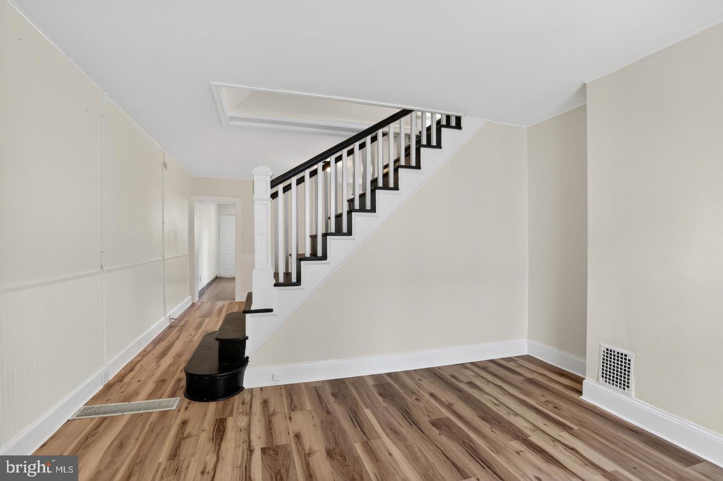 2306 Mercer St Property Photo 3