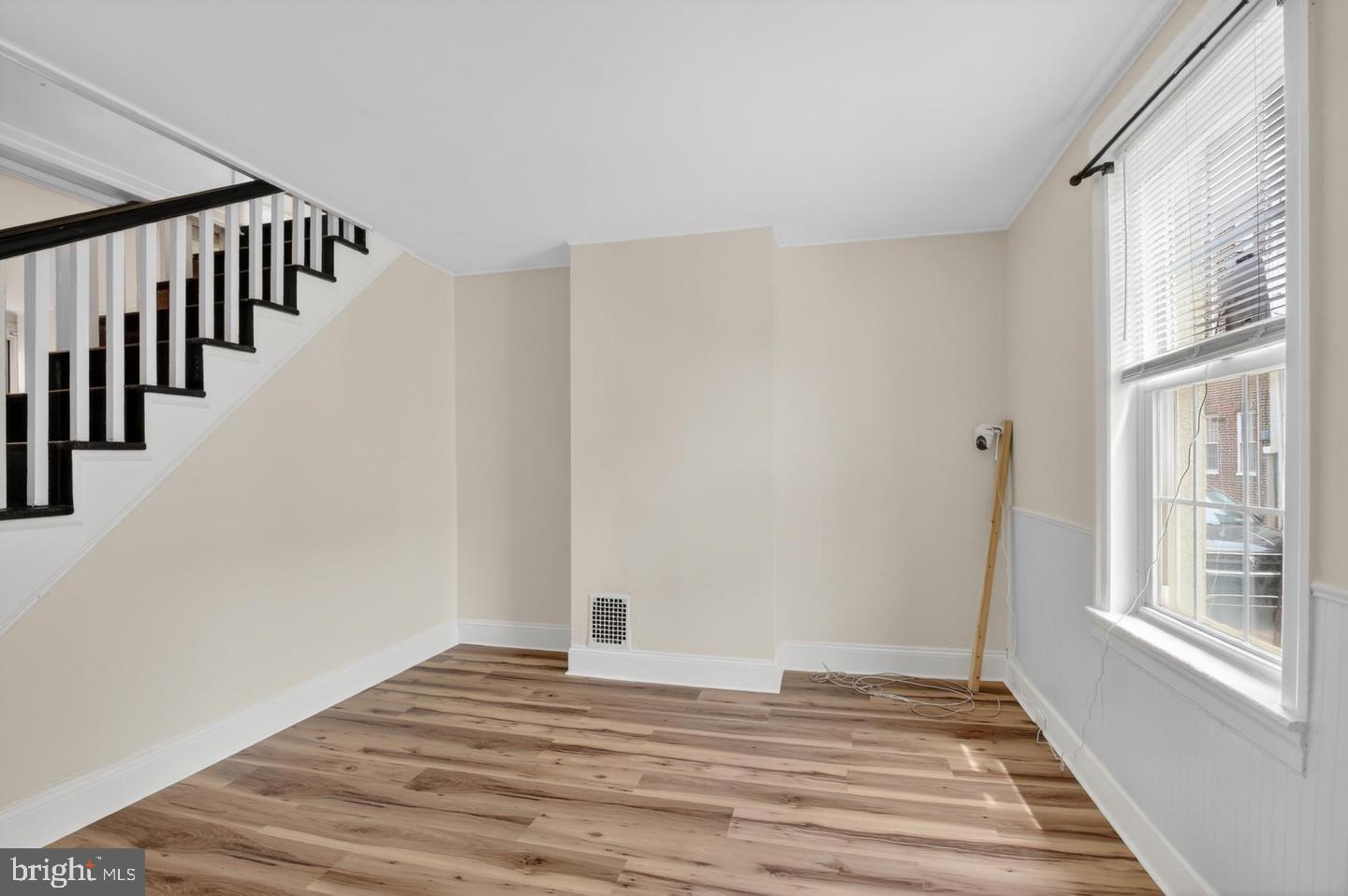 2306 Mercer St Property Photo 4