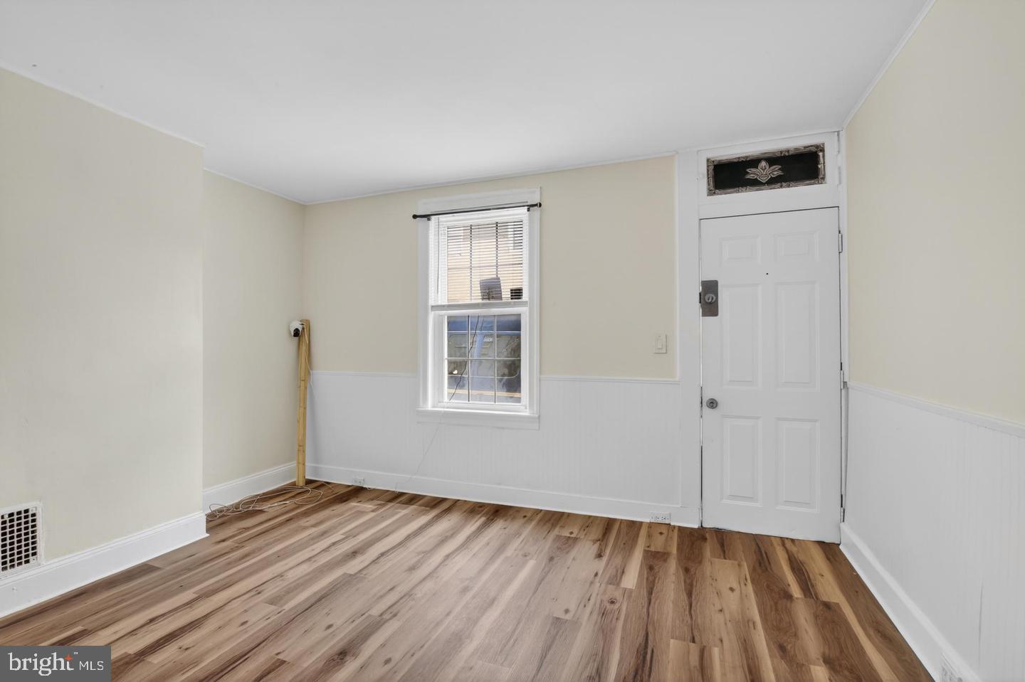 2306 Mercer St Property Photo 6