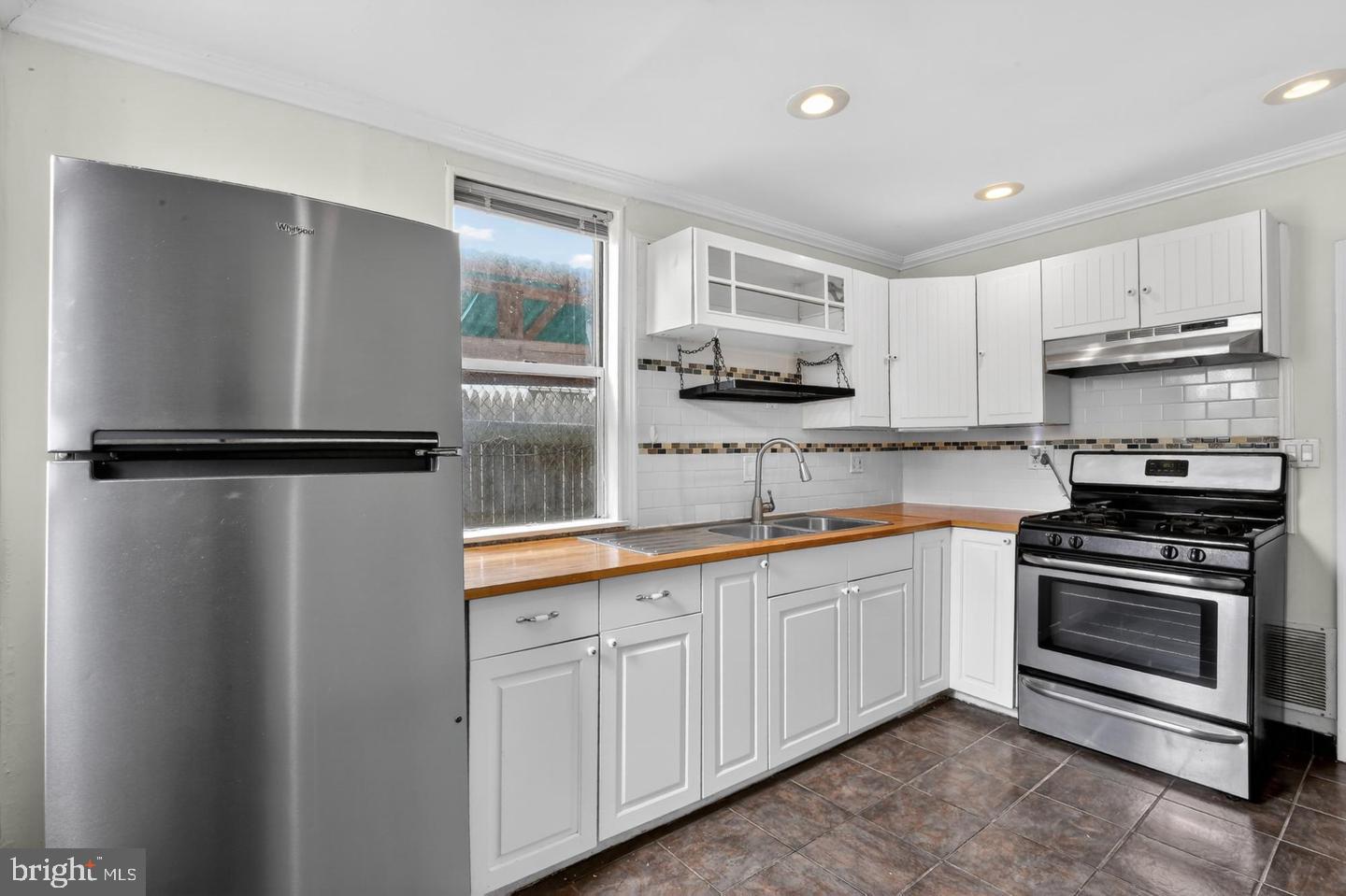 2306 Mercer St Property Photo 11