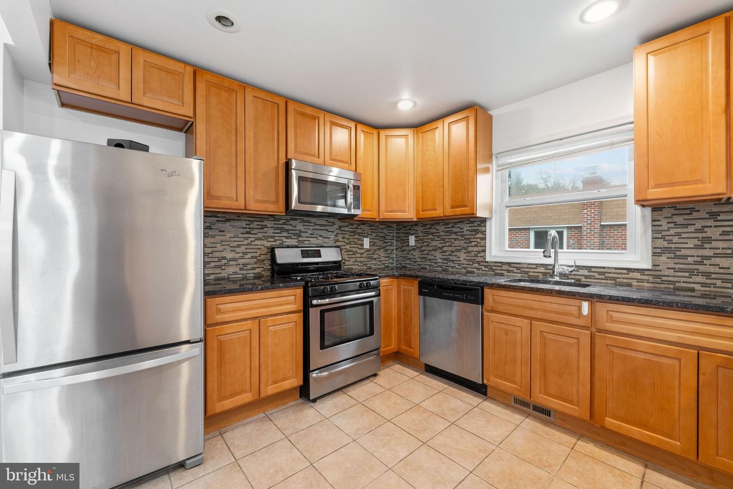 9960 Woodfern Rd Property Photo 3