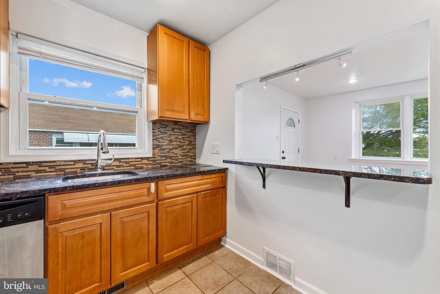 9960 Woodfern Rd Property Photo 11