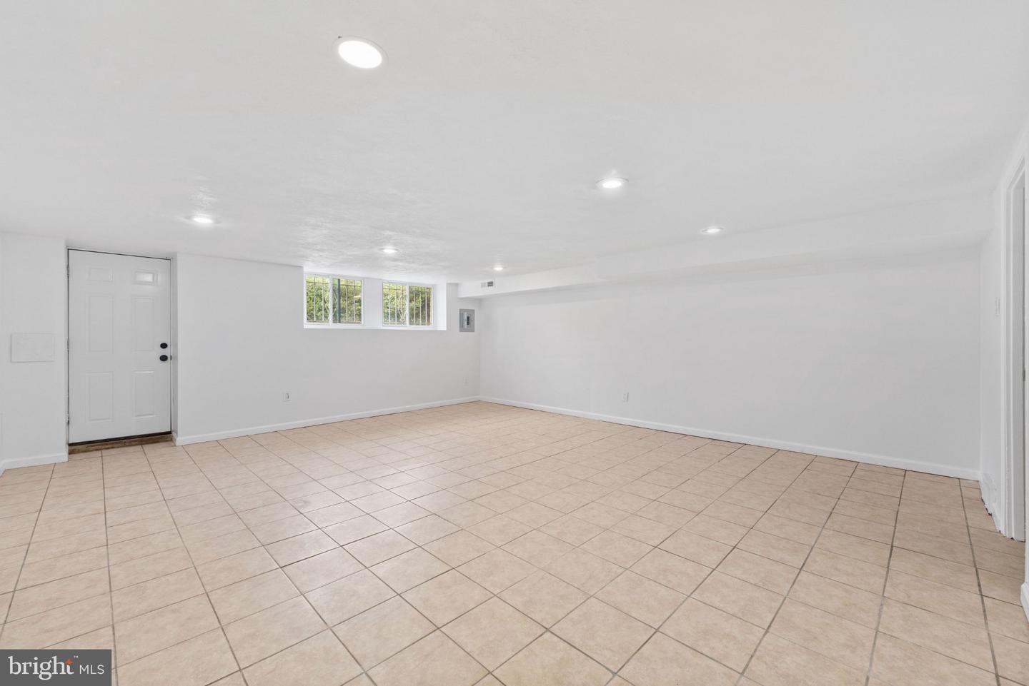 9960 Woodfern Rd Property Photo 21
