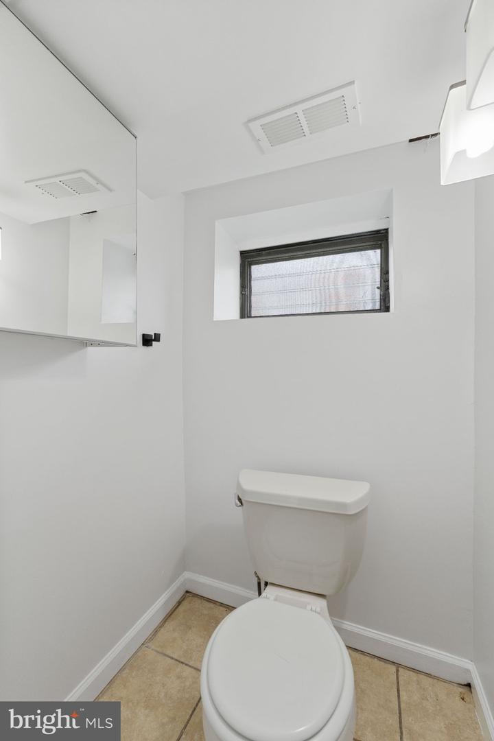 9960 Woodfern Rd Property Photo 24