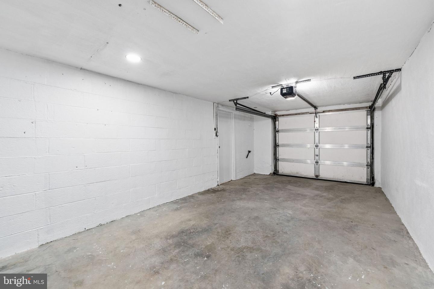9960 Woodfern Rd Property Photo 26