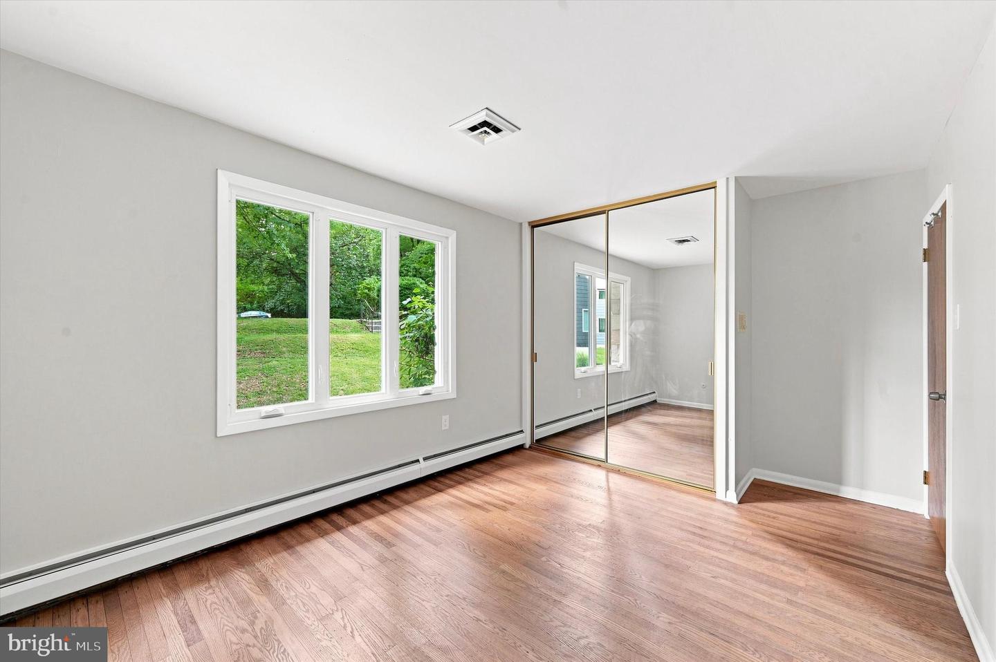 1035 W Allens Ln Property Photo 17