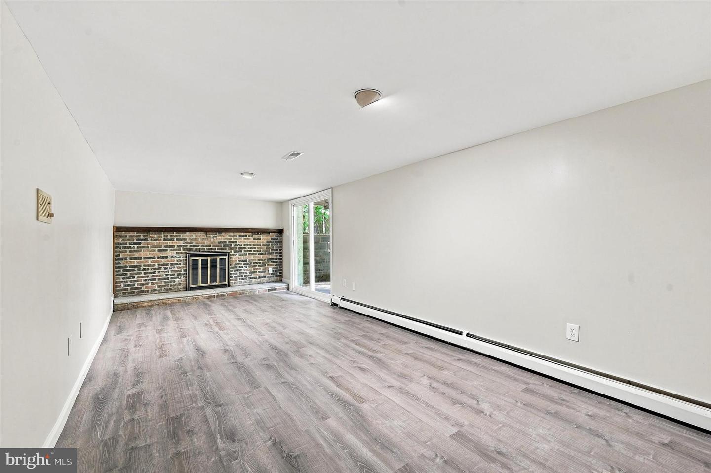 1035 W Allens Ln Property Photo 22