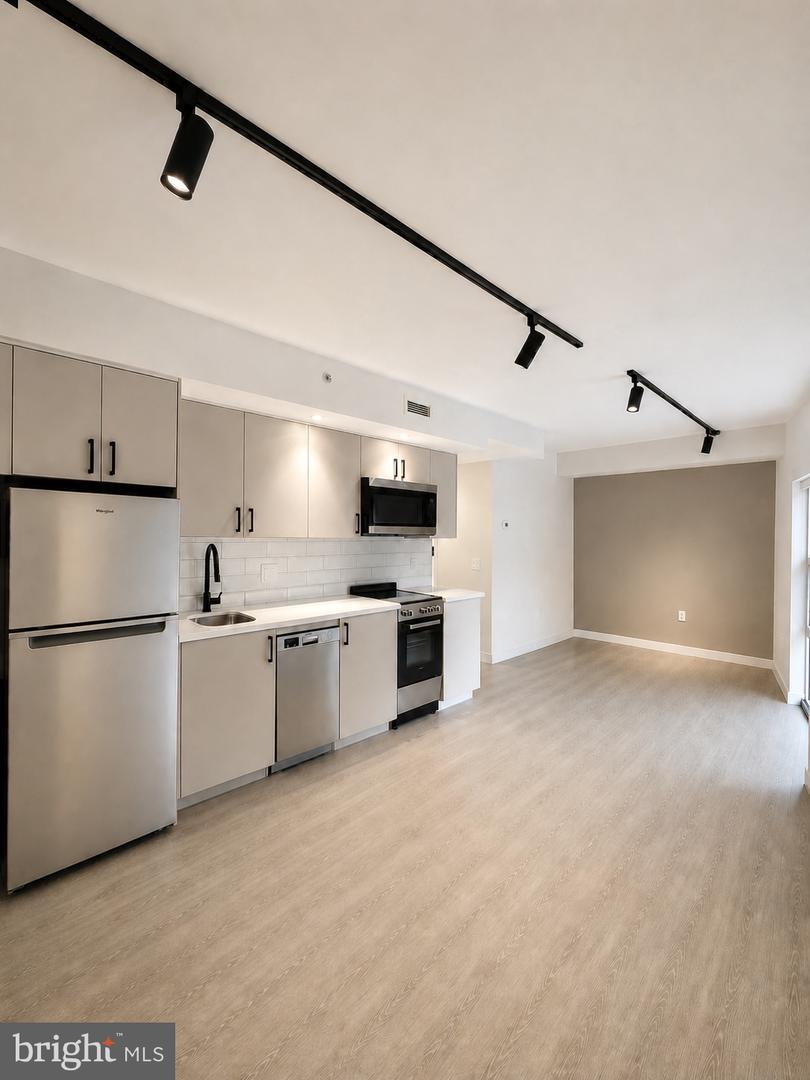 1813 Ranstead St #301 Property Photo 2