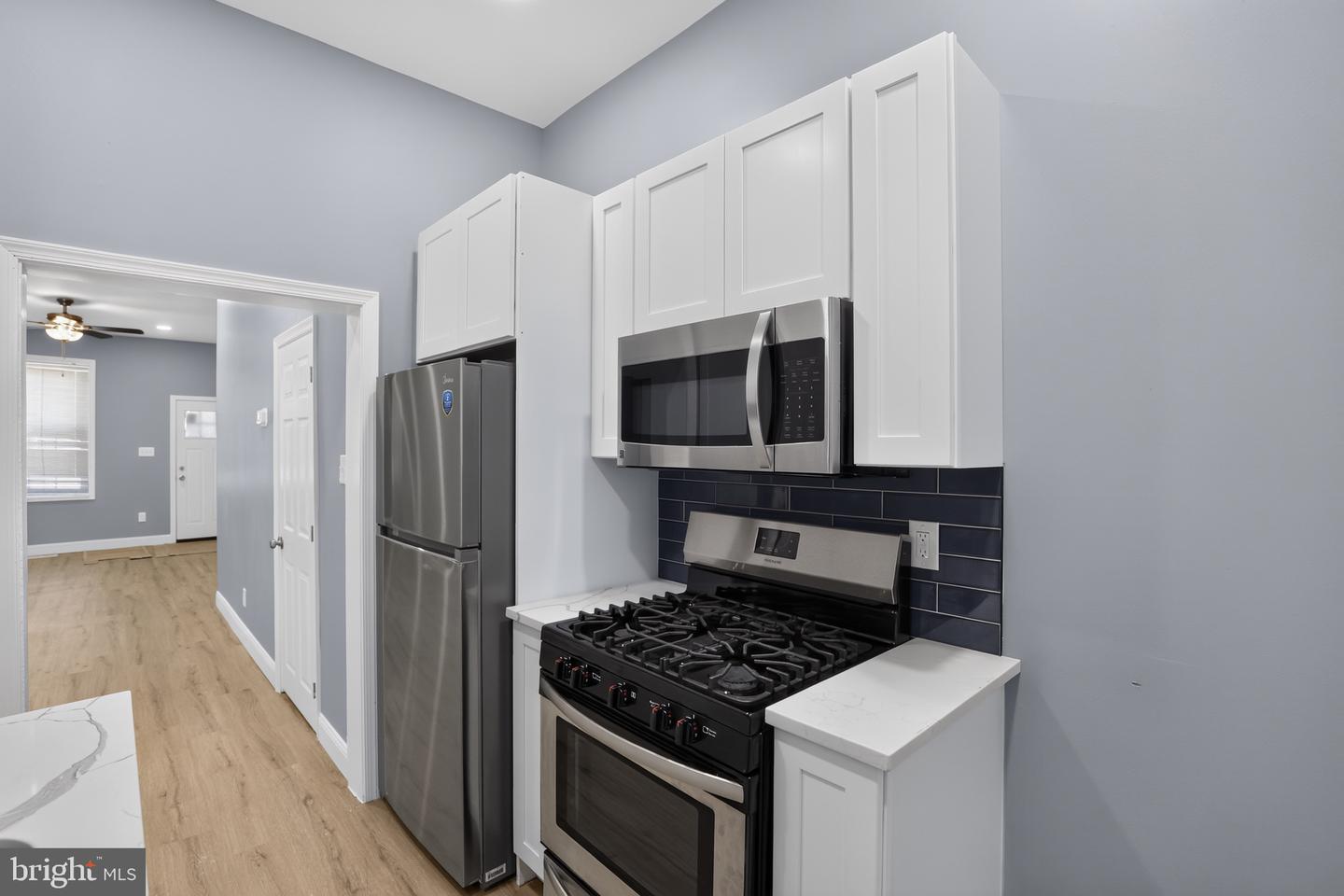 3053 Janney St Property Photo 4