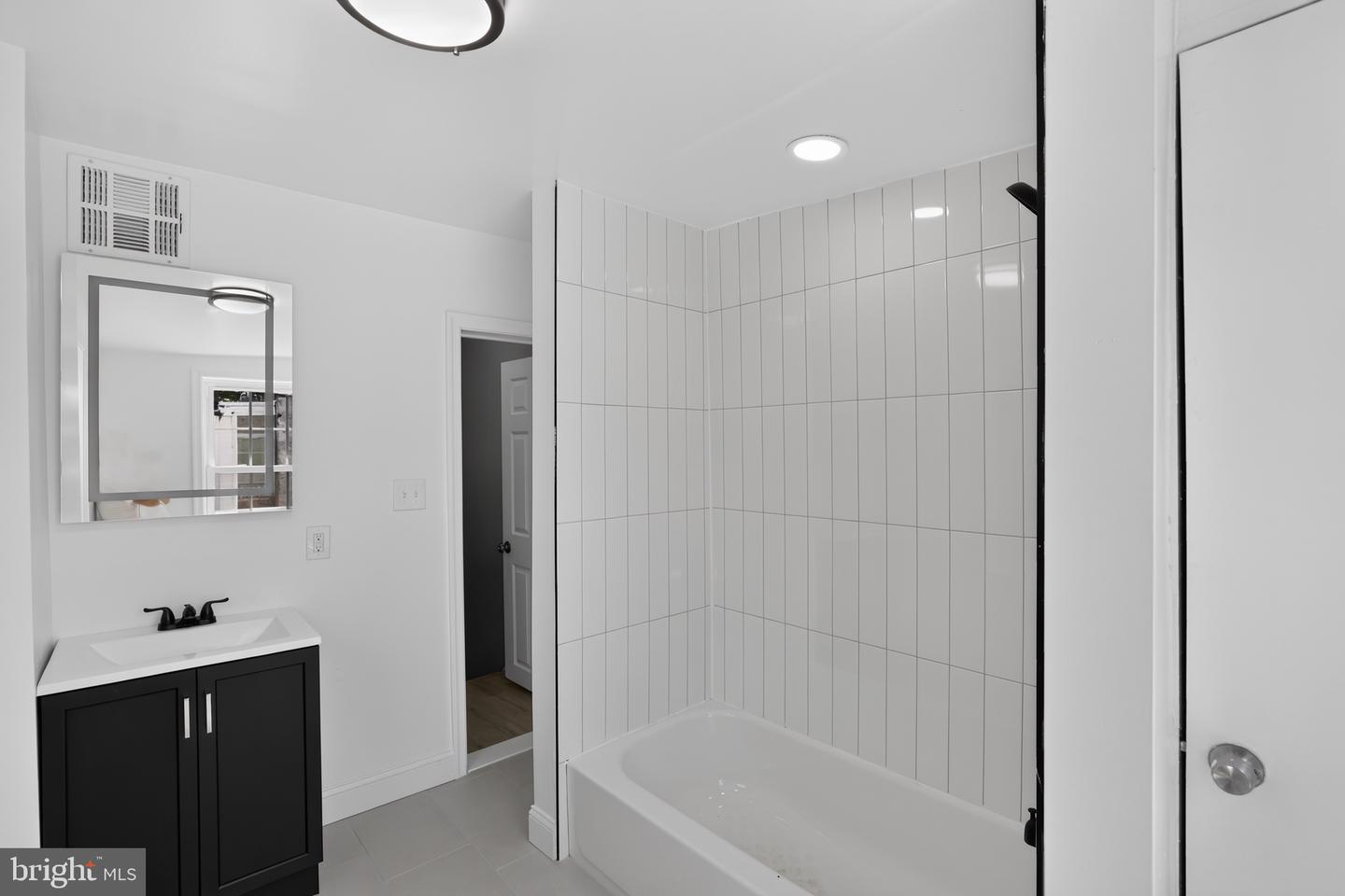 3053 Janney St Property Photo 6