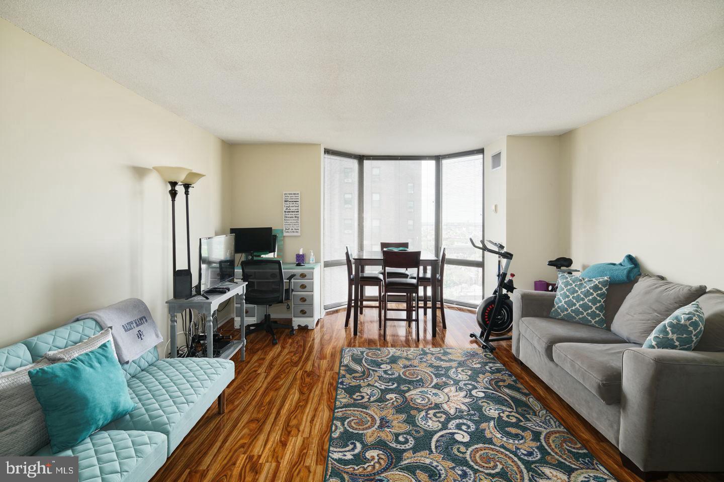 2018-32 Walnut St #17f Property Photo 4