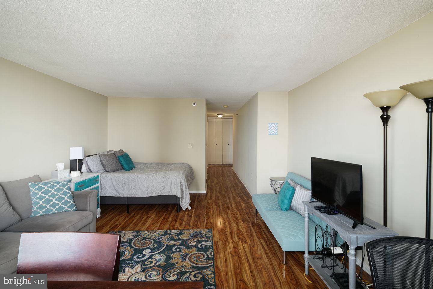 2018-32 Walnut St #17f Property Photo 5