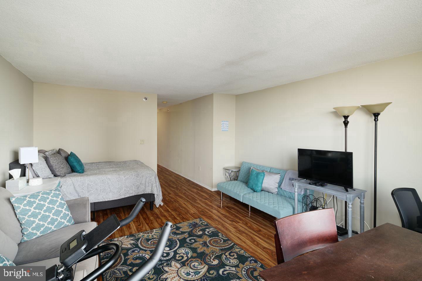 2018-32 Walnut St #17f Property Photo 8