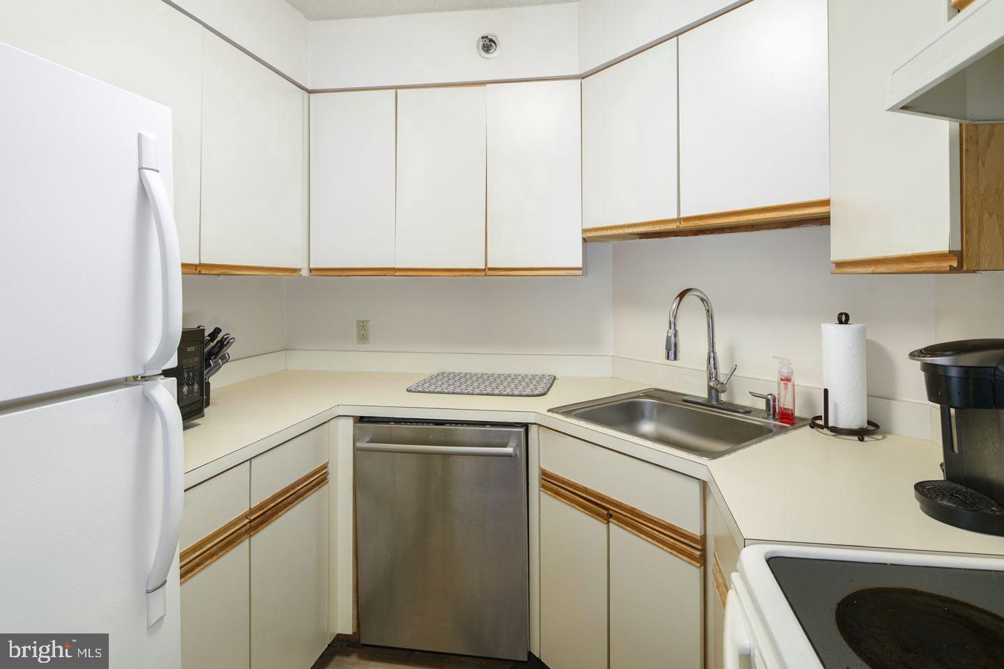 2018-32 Walnut St #17f Property Photo 10