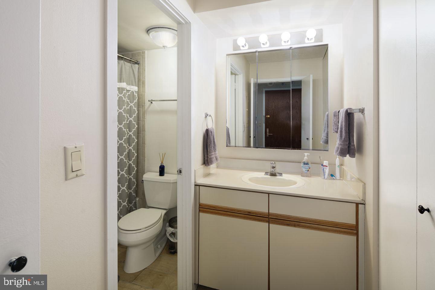 2018-32 Walnut St #17f Property Photo 11