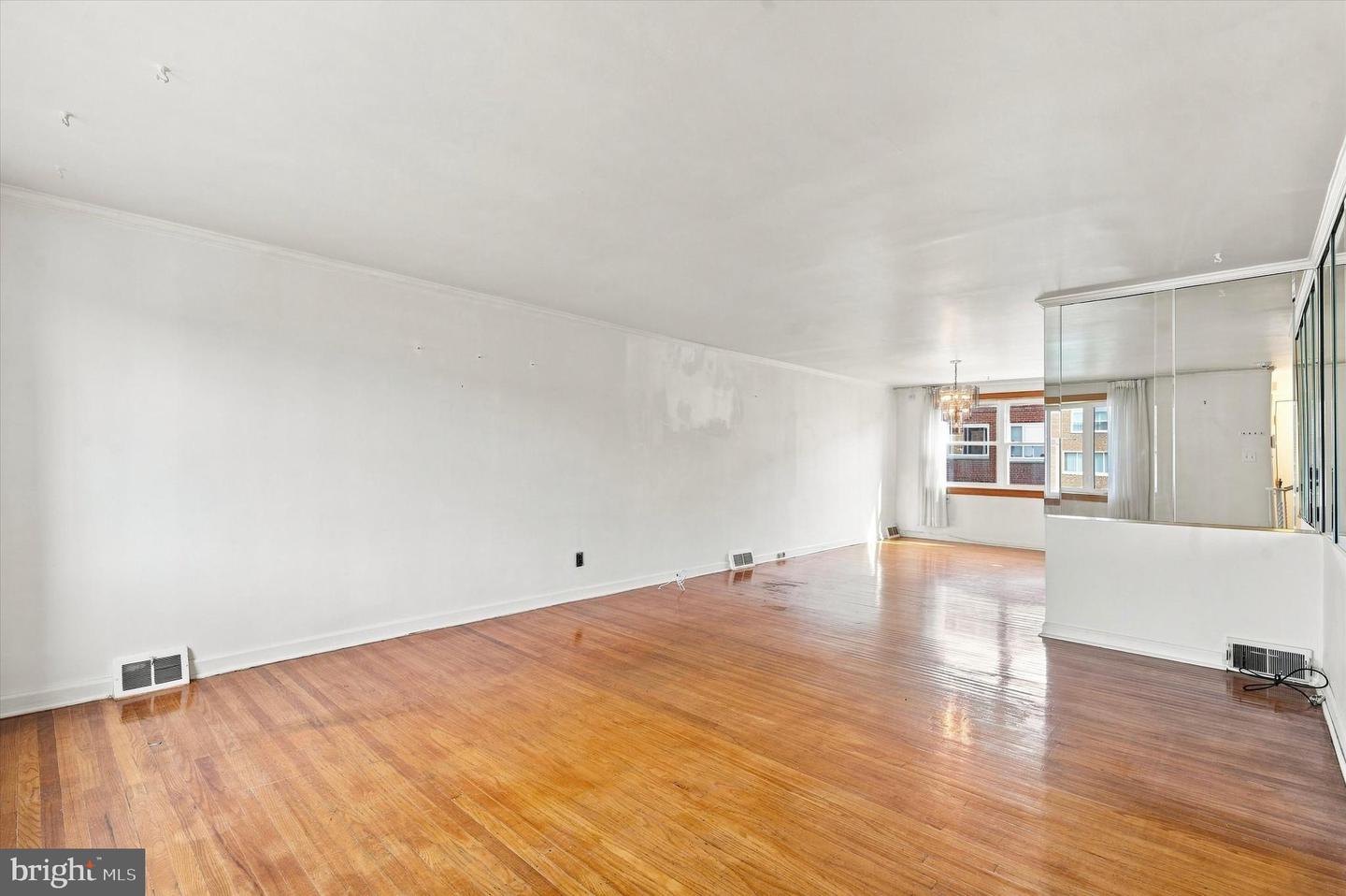 7959 Gilbert St Property Photo 2