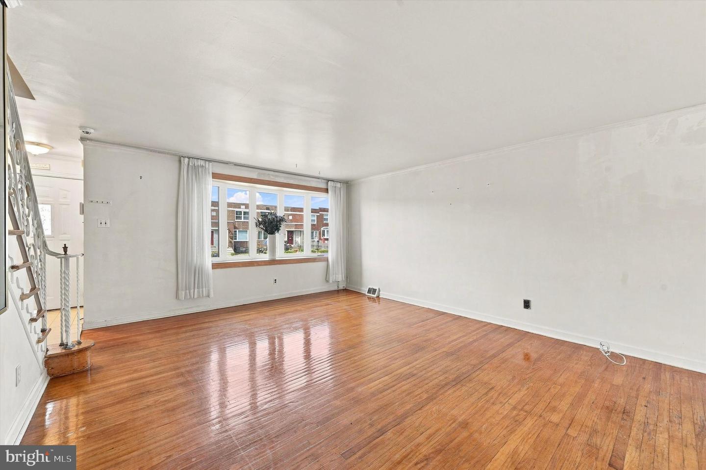 7959 Gilbert St Property Photo 3
