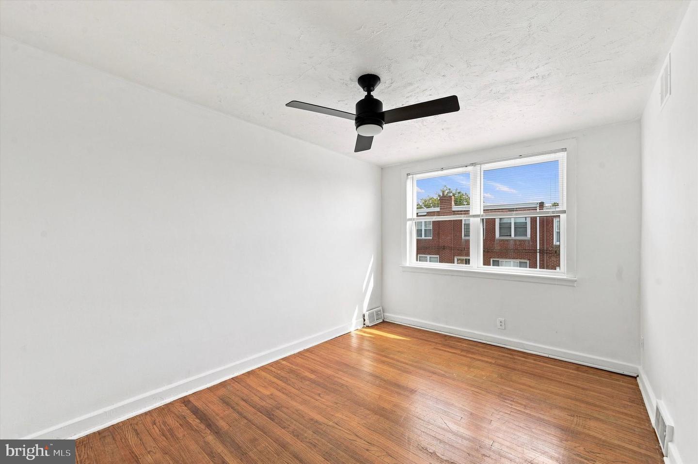 7959 Gilbert St Property Photo 16