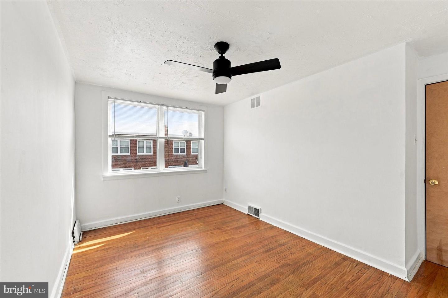 7959 Gilbert St Property Photo 17