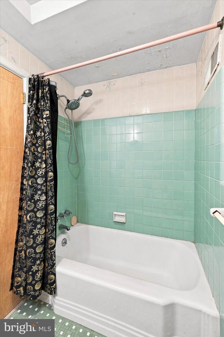 7959 Gilbert St Property Photo 19