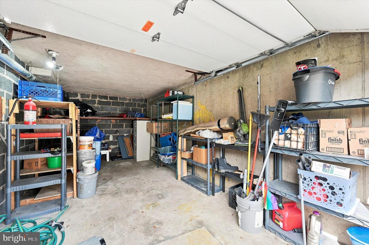 7959 Gilbert St Property Photo 24