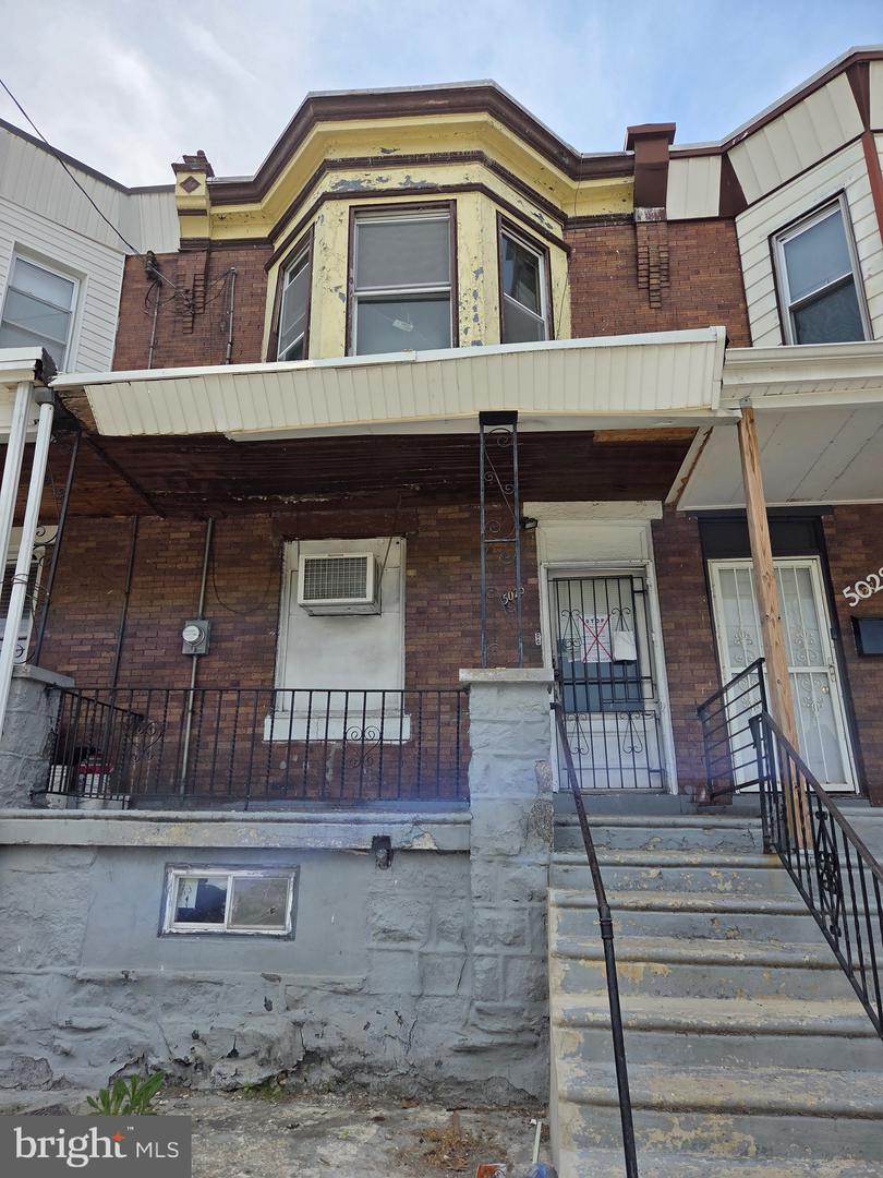 5026 BROWN ST Property Photo 1