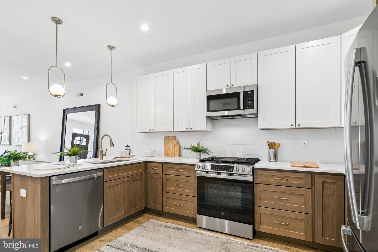 2708 Latona St Property Photo 11