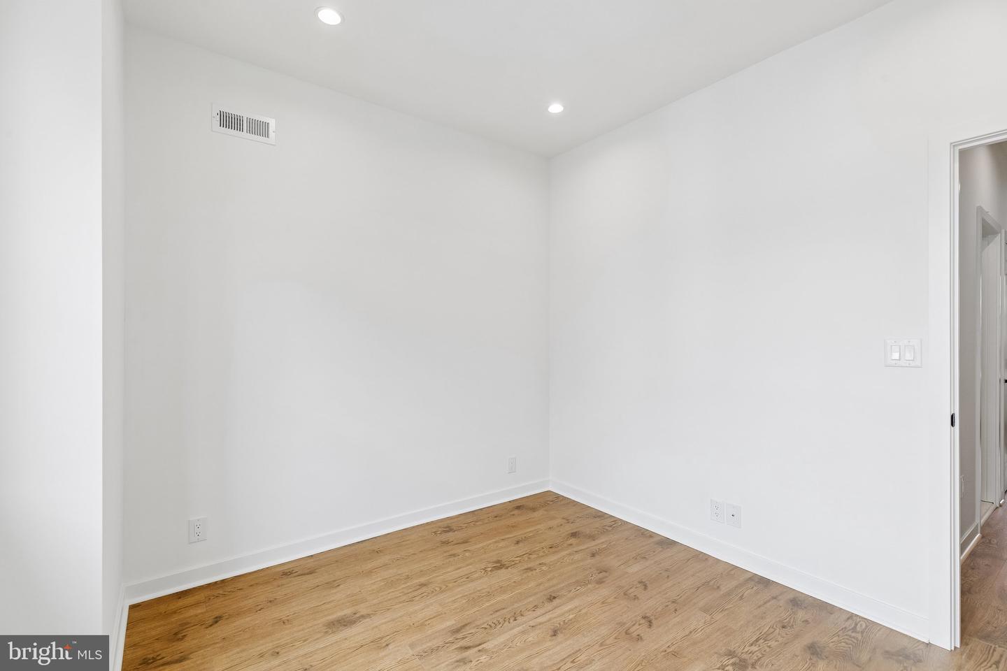 2708 Latona St Property Photo 27