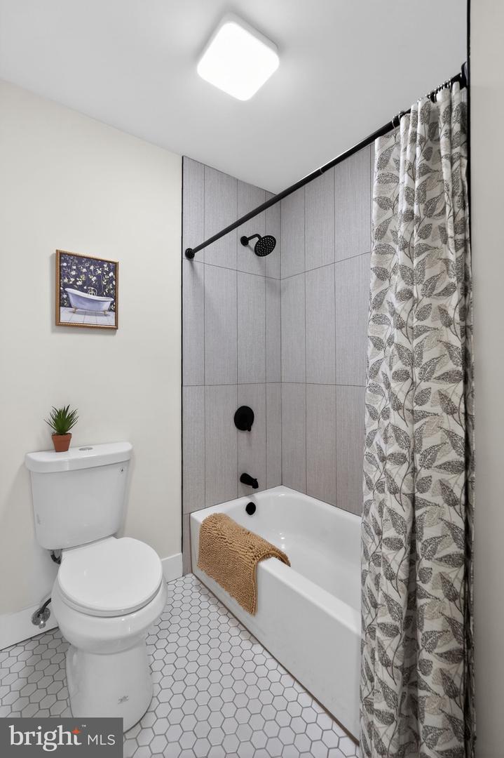 2536 S Philip St Property Photo 18