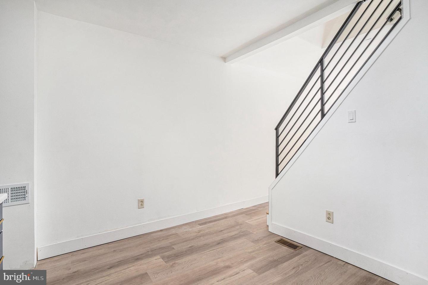 1260 N Newkirk St Property Photo 12