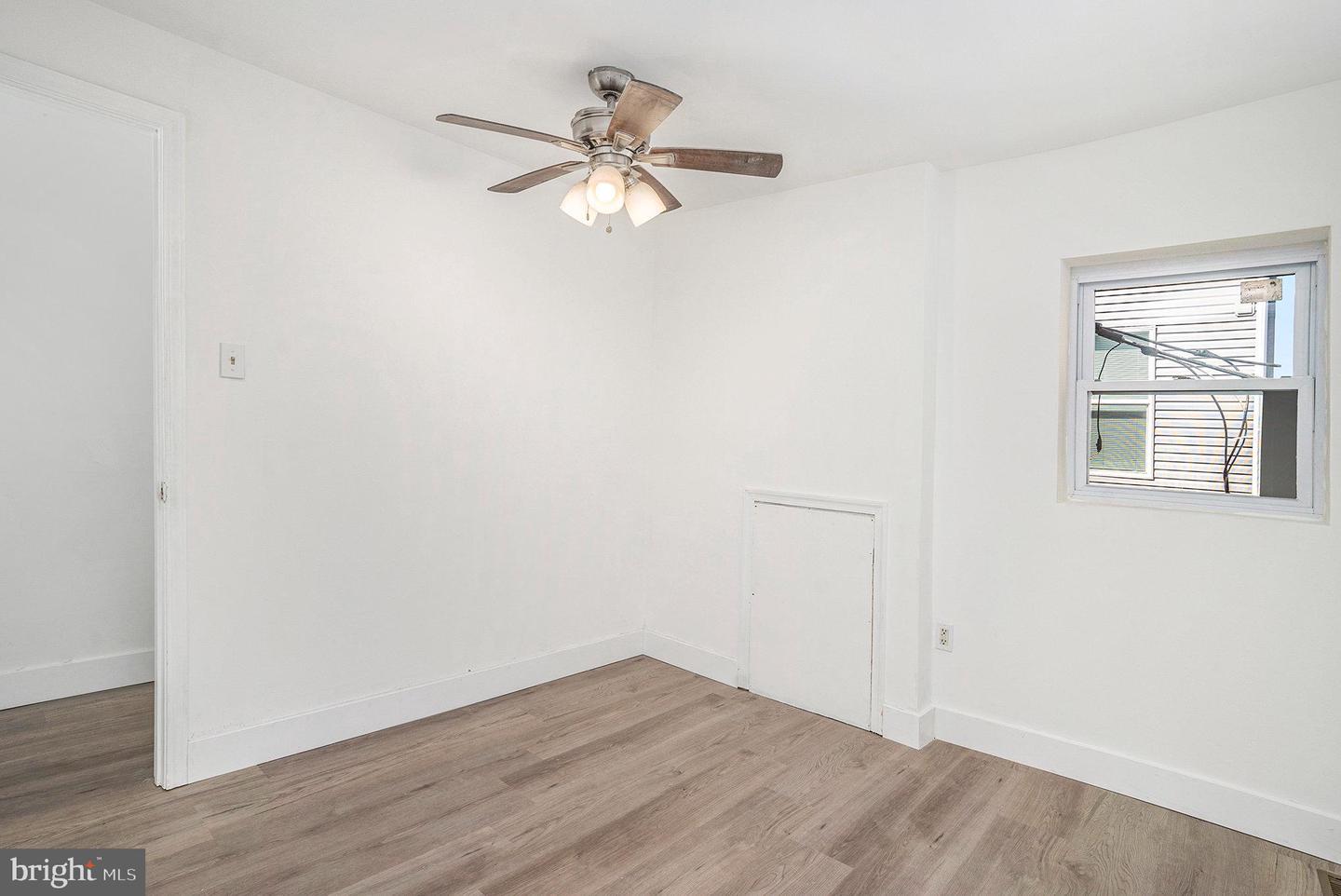 1260 N Newkirk St Property Photo 18