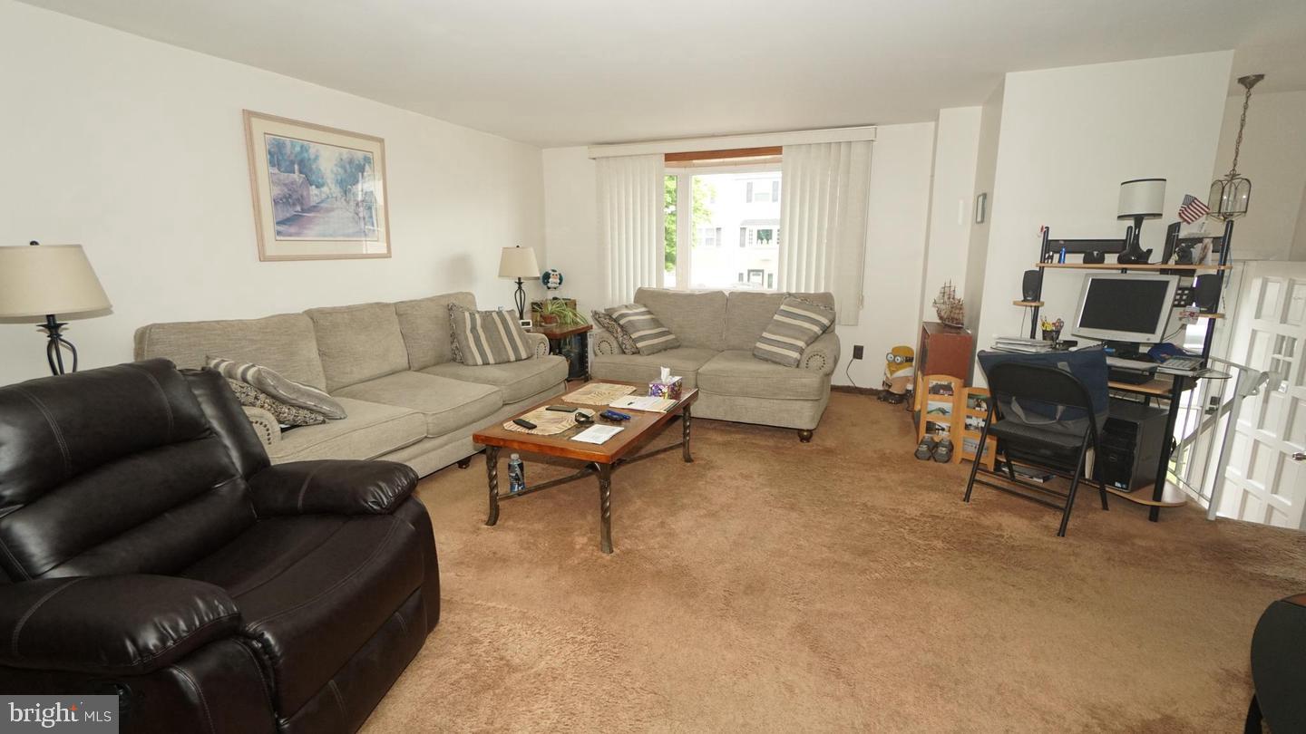12032 Farwell Rd Property Photo 4