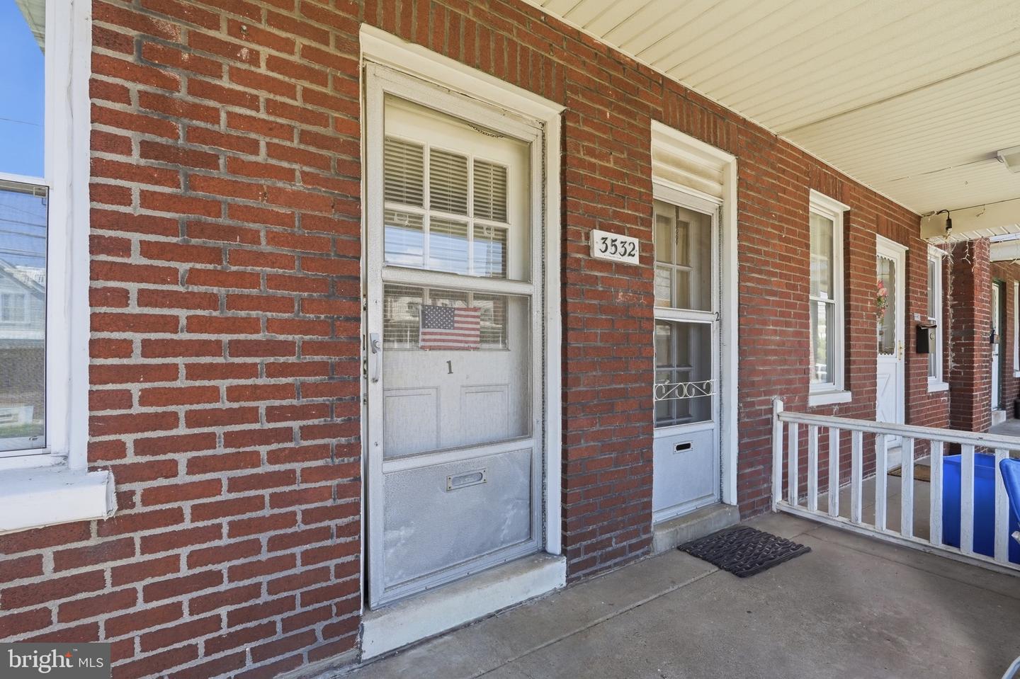 3532-34 Wellington St Property Photo 6