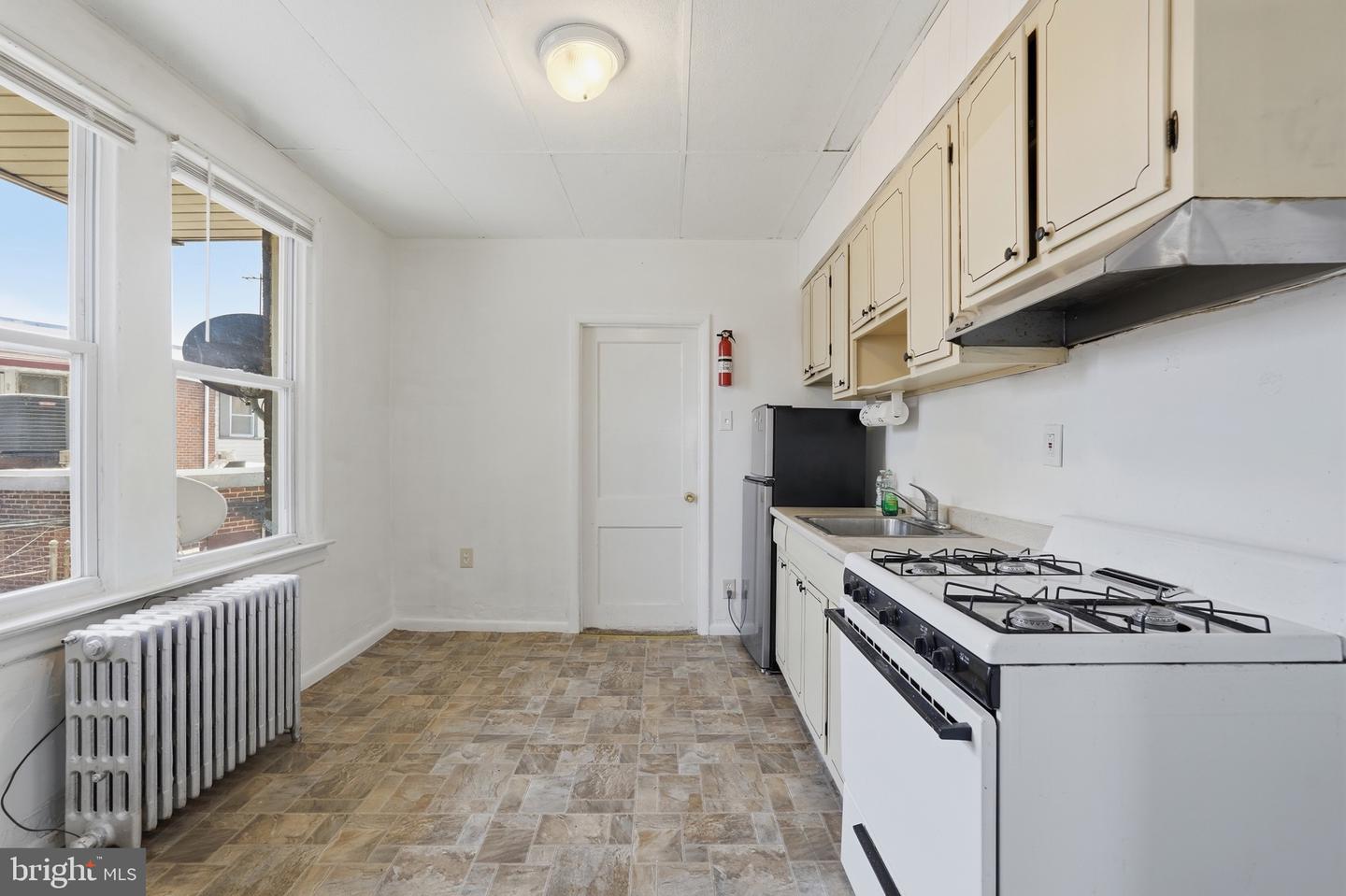 3532-34 Wellington St Property Photo 10