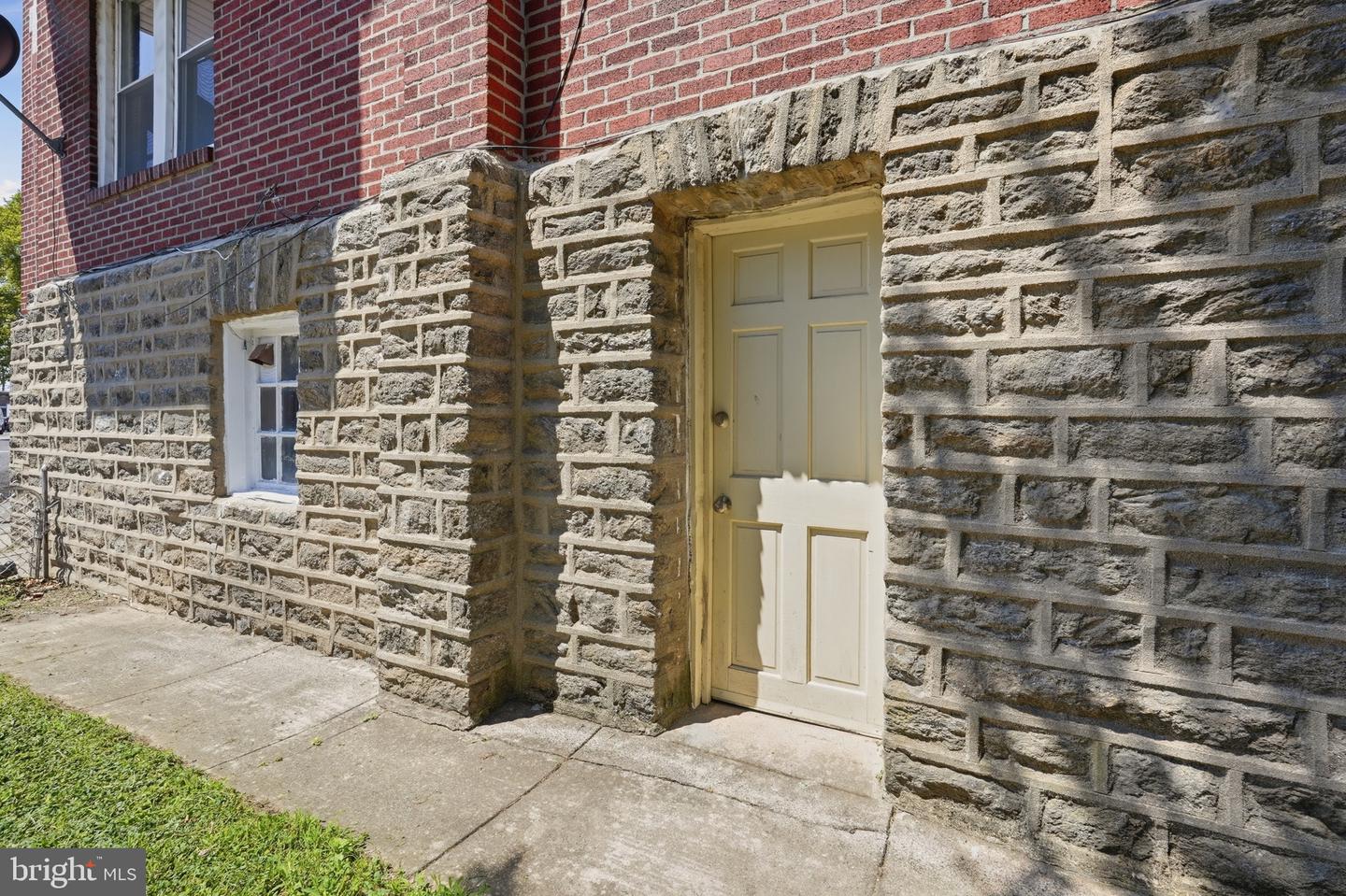 3532-34 Wellington St Property Photo 19