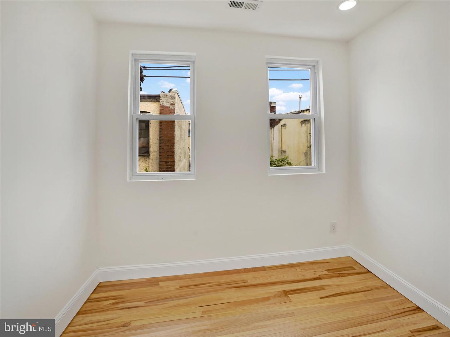 5123 Ludlow St Property Photo 16