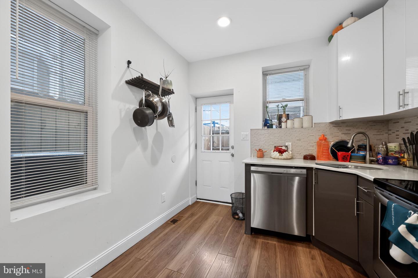 1827 Dudley St Property Photo 11